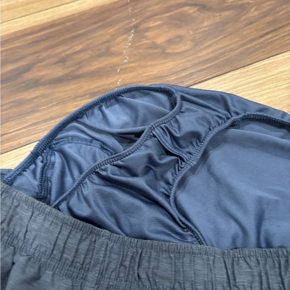 Nike Women's Athletic Shorts in Navy Blue - Picture 5 of 7